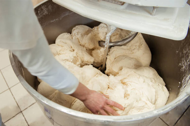 THE ADVANTAGE OF THE SELF-TIPPING DOUGH MIXER MACHINE